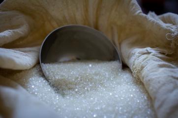 Ввоз сахара в ЕАЭС станет беспошлинным с 15 мая до 30 сентября